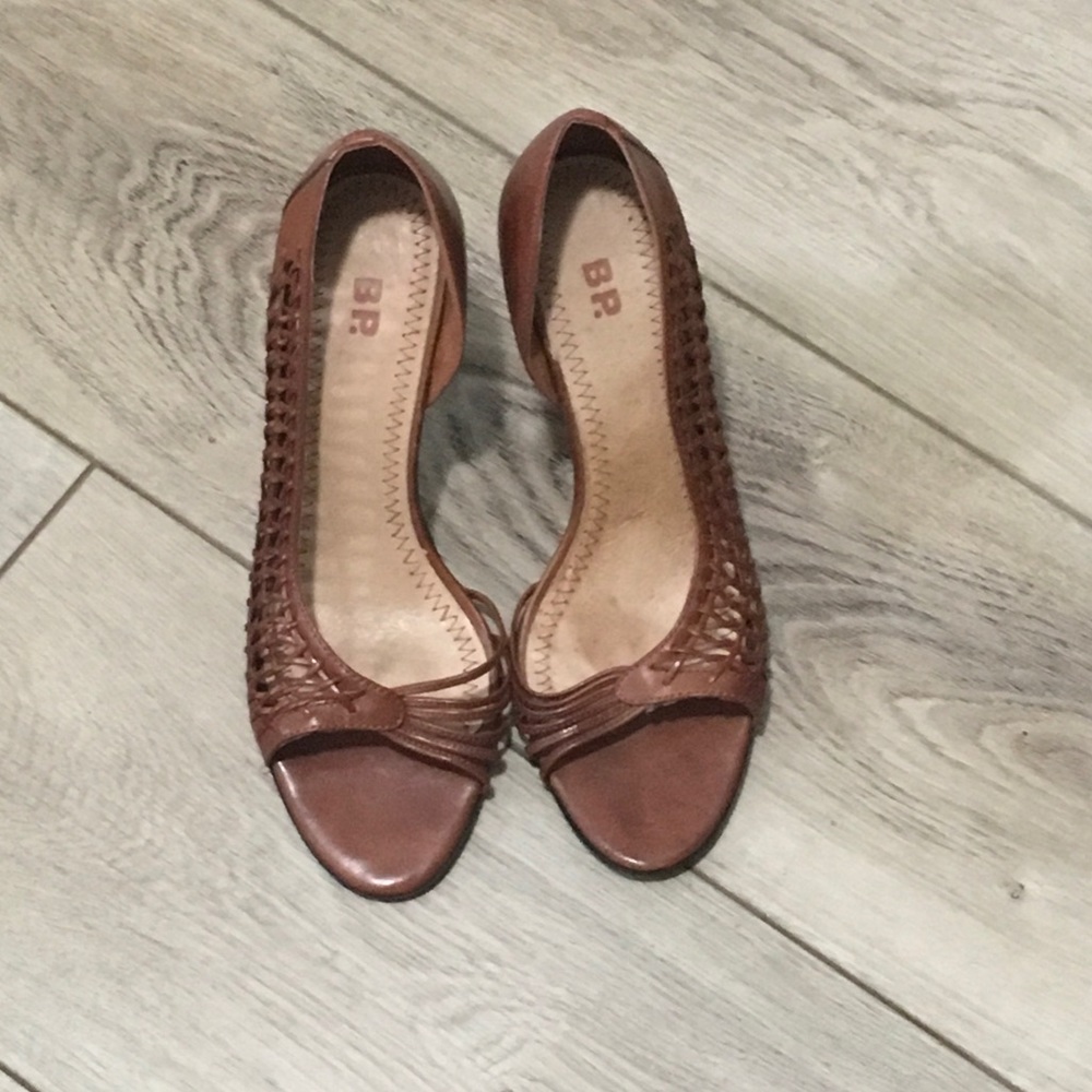 Brown Leather Pumps.